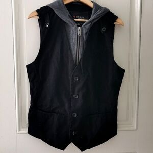 Men's knit hooded Vest. Size Medium. EUC